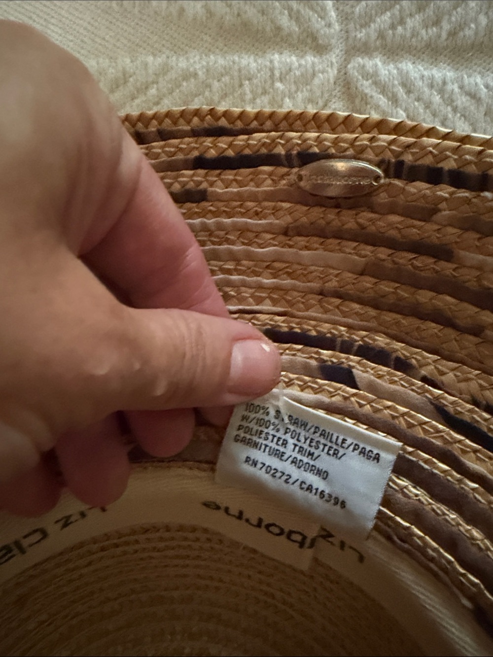 Like new Liz Claiborne size Small 6 7/8 Woven Straw Cloche Sun Hat. Classic - Picture 7 of 7